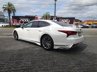 صورة 4 لـ 2023 Lexus LS