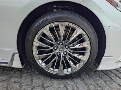 صورة 8 لـ 2023 Lexus LS