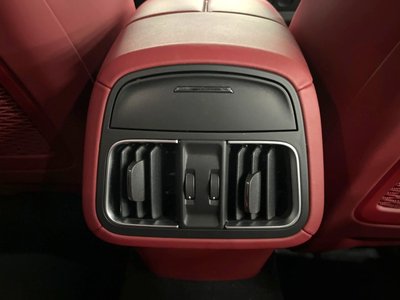 صورة مصغرة 34 لـ 2021 Maserati LEVANTE