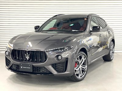 2021 Maserati LEVANTE photo 1