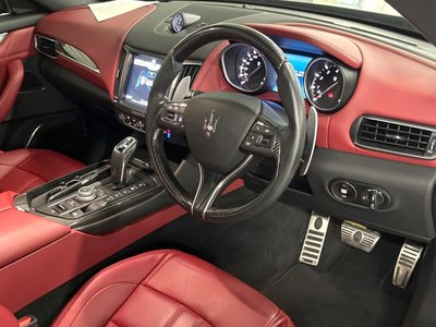 2021 Maserati LEVANTE photo 10