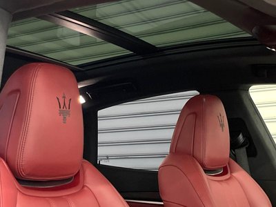 2021 Maserati LEVANTE photo 5