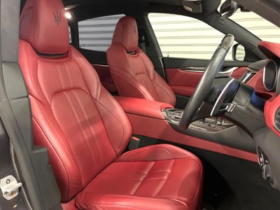 2021 Maserati LEVANTE photo 9