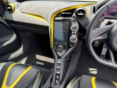 صورة 48 لـ 2018 Mclaren 720S