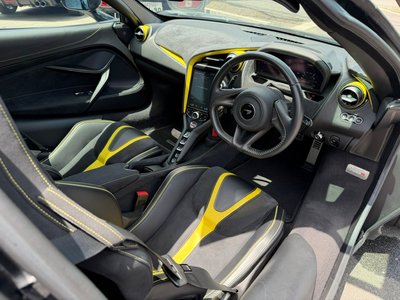 صورة 38 لـ 2018 Mclaren 720S