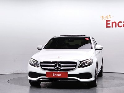 MERCEDES-BENZ E-CLASS - 2