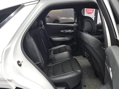 صورة مصغرة 16 لـ 2023 Genesis GV70