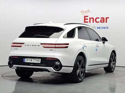 صورة 3 لـ 2023 Genesis GV70