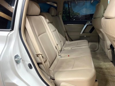 TOYOTA LAND CRUISER PRADO - 9