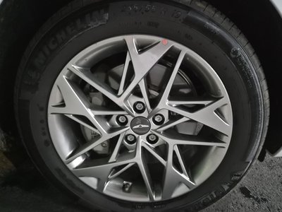 2022 Genesis GV70 photo 6
