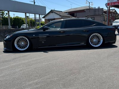 صورة 6 لـ 2017 Lexus LS