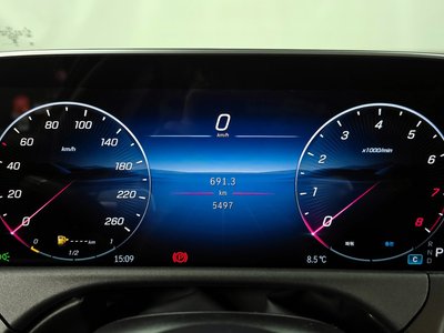 MERCEDES-BENZ E-CLASS - 8