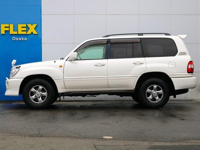 TOYOTA LAND CRUISER 100 - 7