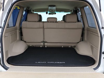 TOYOTA LAND CRUISER 100 - 10