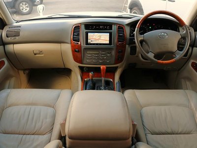 TOYOTA LAND CRUISER 100 - 4