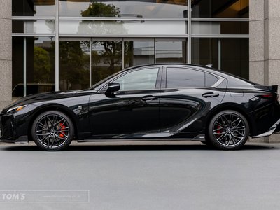 LEXUS IS - 10