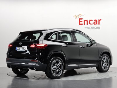 MERCEDES-BENZ GLA - 4