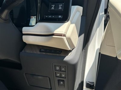 صورة مصغرة 16 لـ 2024 Lexus LM