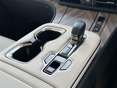 صورة 8 لـ 2024 Lexus LM