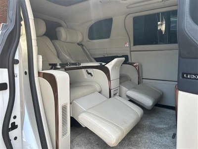 صورة مصغرة 28 لـ 2024 Lexus LM