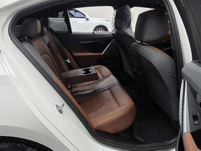 2025 BMW 5 SERIES thumbnail 17