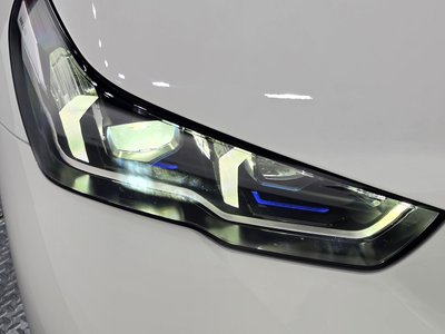 2025 BMW 5 SERIES photo 9