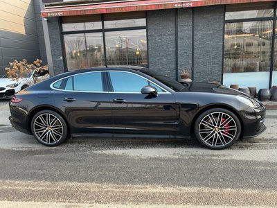 PORSCHE PANAMERA - 3