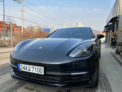 PORSCHE PANAMERA - 1