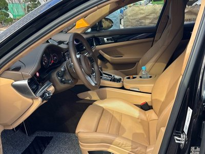 PORSCHE PANAMERA - 8