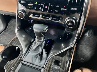 صورة مصغرة 43 لـ 2023 Lexus LX