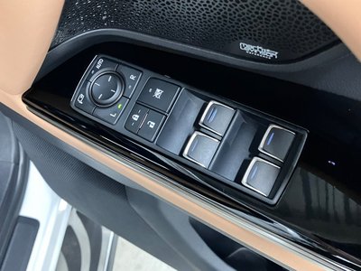 صورة مصغرة 57 لـ 2023 Lexus LX