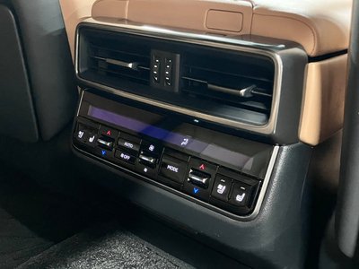 صورة مصغرة 18 لـ 2023 Lexus LX
