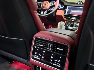 2020 Porsche CAYENNE thumbnail 15