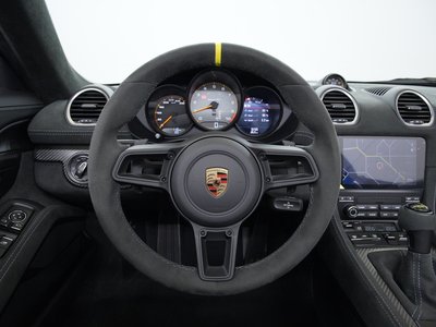 PORSCHE 718 SPYDER - 10