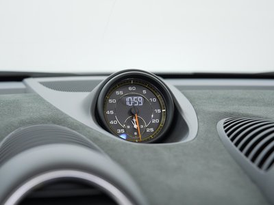 PORSCHE 718 SPYDER - 9