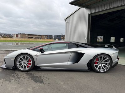 LAMBORGHINI AVENTADOR ROADSTER - 4