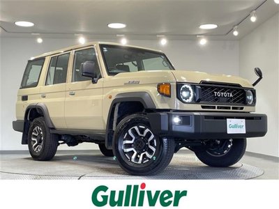 TOYOTA LAND CRUISER 70 - 1