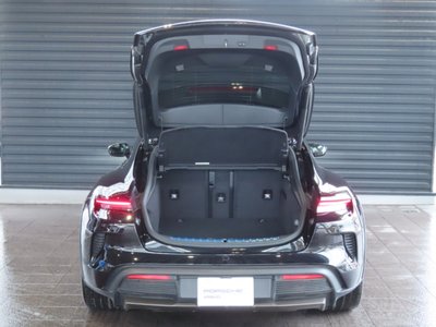 2026 Porsche TAYCAN photo 5
