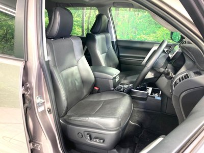 TOYOTA LAND CRUISER PRADO - 8