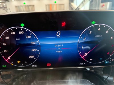2025 Mercedes-BENZ E-CLASS 照片 2