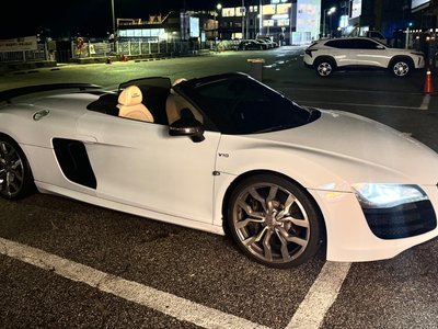 AUDI R8