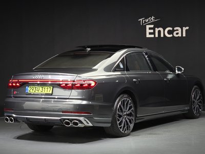 2025 AUDI S8 照片 4
