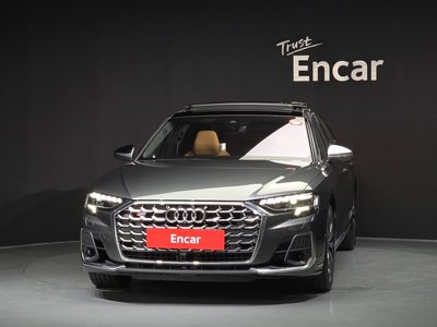 2025 AUDI S8 照片 2