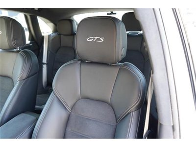 PORSCHE MACAN - 9