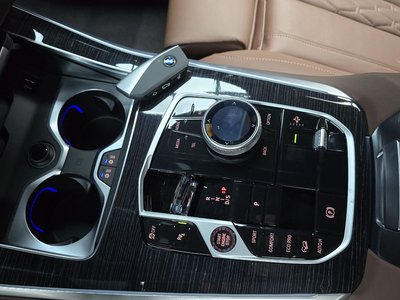 2025 BMW X5 — миниатюра 12