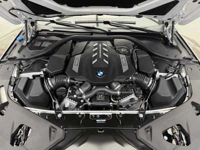 BMW 8 SERIES - 7
