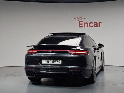 PORSCHE PANAMERA - 4