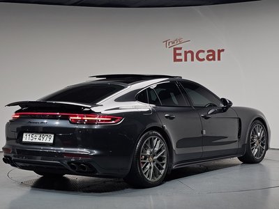PORSCHE PANAMERA - 2