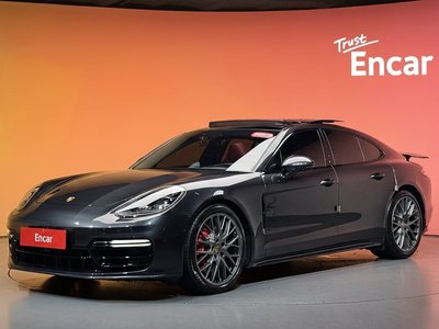 PORSCHE PANAMERA - 1