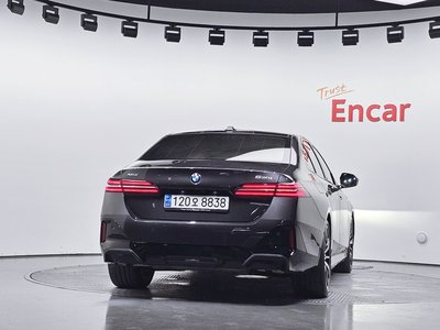 صورة 4 لـ 2023 BMW 5 SERIES